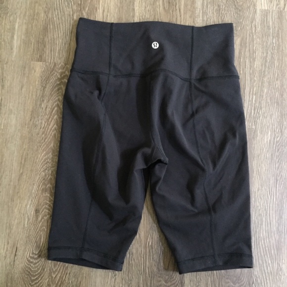 Lululemon Tall High Rise Groove Short in Black - Picture 7 of 12